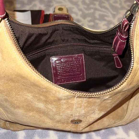 🤎Coach🤎 NWOT GORGEOUS 100% suede tan hobo bag. Never used! - Picture 7 of 12